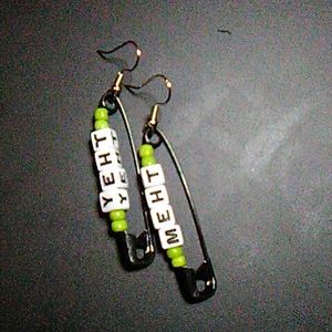 ✨free w/ bundle✨They/Them pronoun earrings